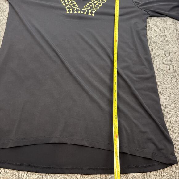 Carmen Marc Valvo Women's V-Neck Stud Front Blouse in black Size S - Picture 8 of 9